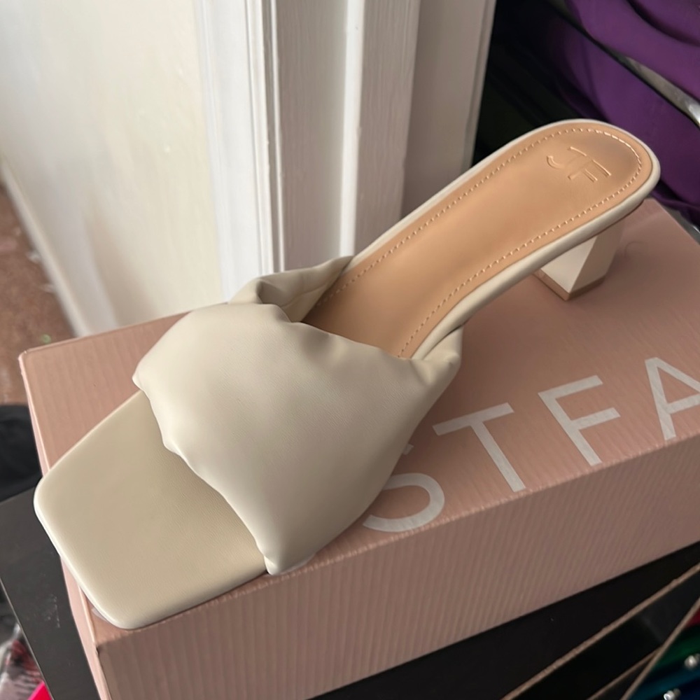 JustFab Caroline Heels, size 11, color Birch